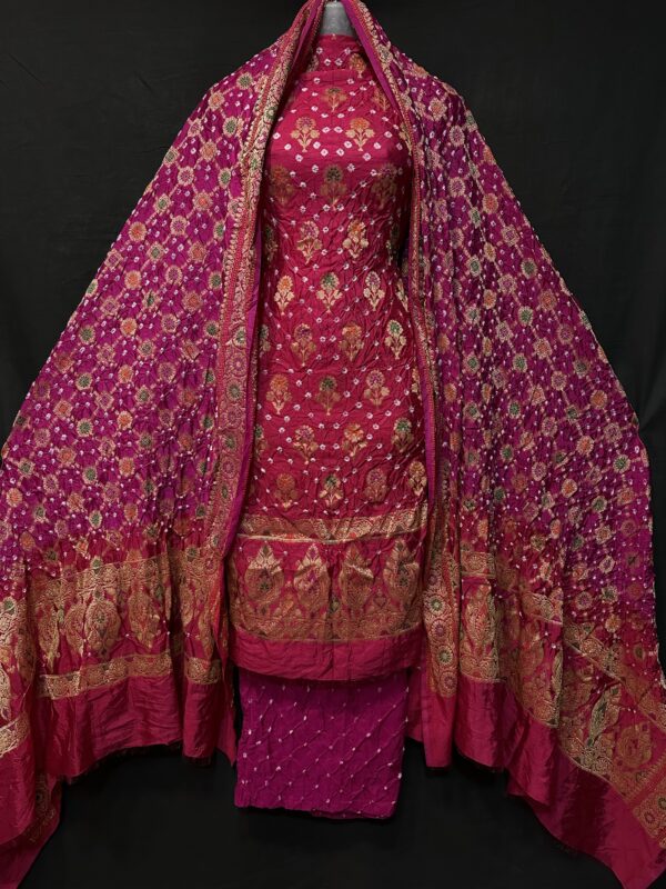 Mina kari bandhej suit