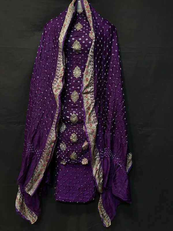 Mina kari Bandhej suit