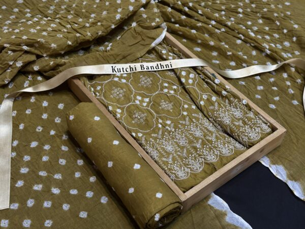 Lucknowi Bandhani suit