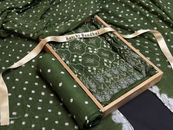 Lucknowi Bandhani suit