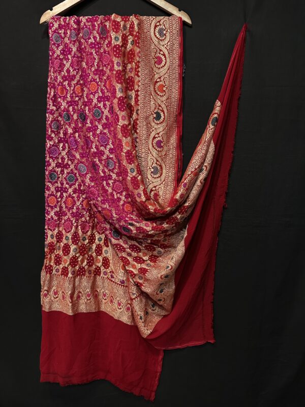 Mina kari Bandhani Duptta