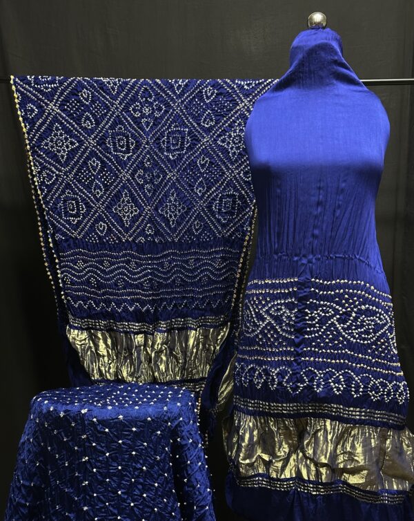 Modal 3 piece Bandhej suit