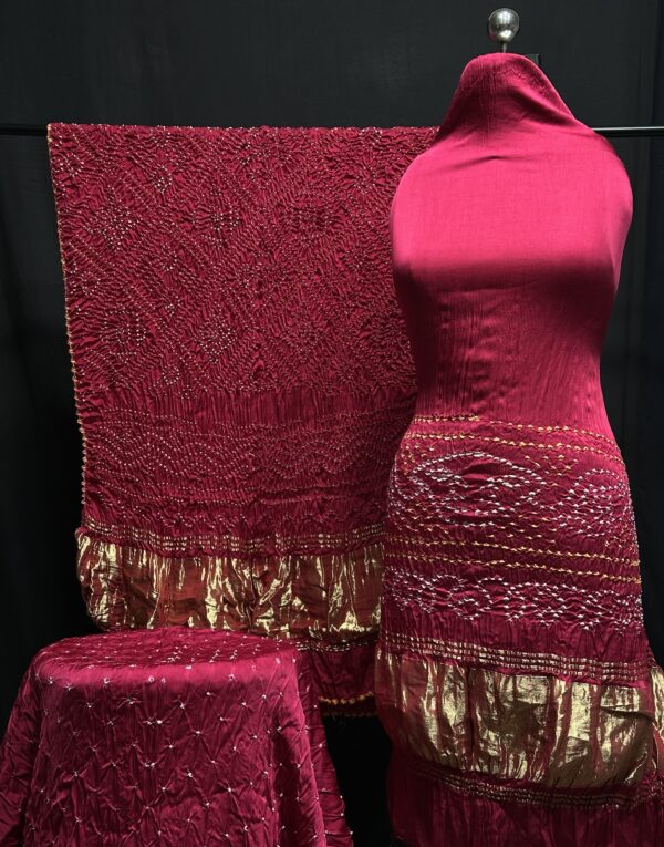 Modal 3 piece Bandhej suit
