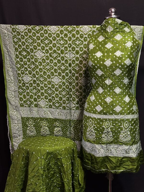 Dhupiyan Kashmiri work