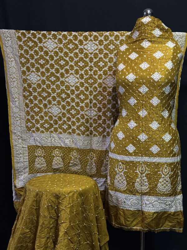 Dhupiyan Kashmiri work