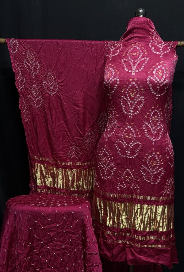 Modal 3 piece bandhej suit