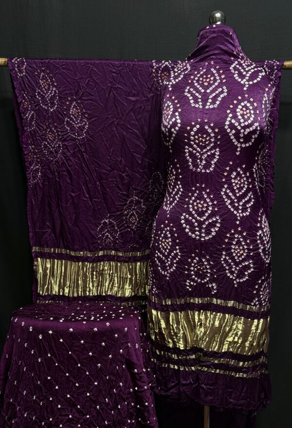 Modal 3 piece bandhej suit